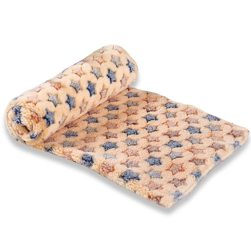 Soft and Fluffy High Quality Pet Blanket Cute Star Print Pet Mat Warm and Comfortable Pet Blanket for Dogs and Cats Pet Supplies